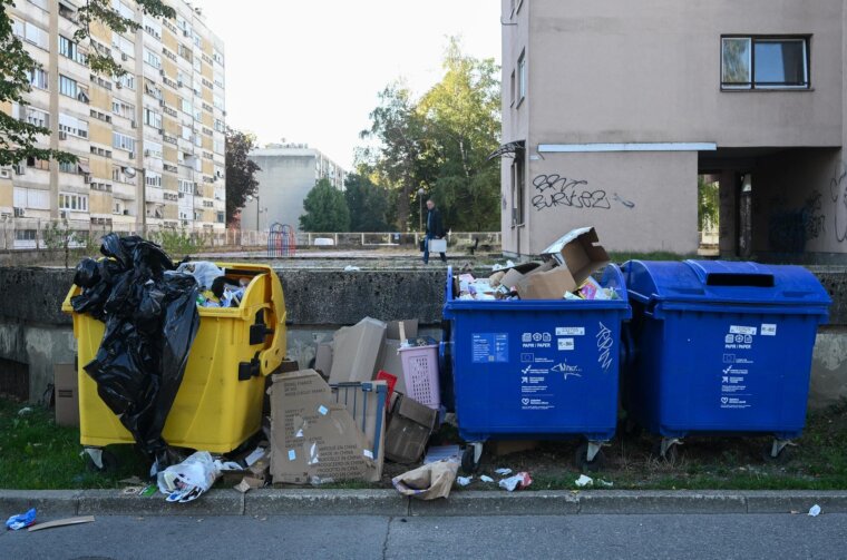 Zagreb: Holding štrajka treći dan, kontejneri u naselju Prečko su zatrpani