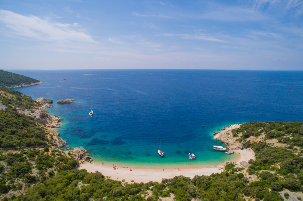 Plaza_Luka_Lubenice_Cres_Croatia_Robi_Sablic (4)