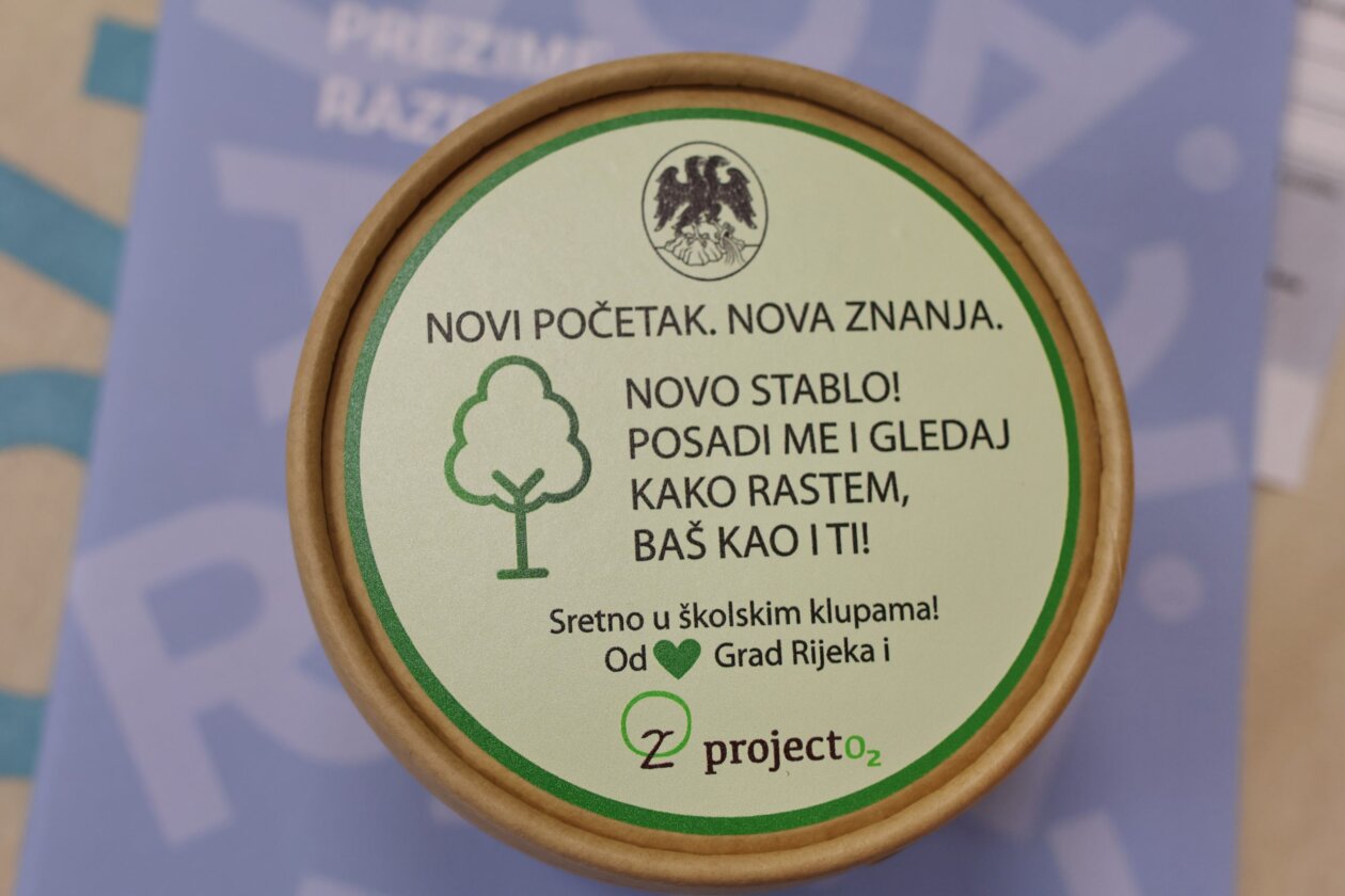 Poklon-paket-za-prvasice-2026-2027-3-scaled