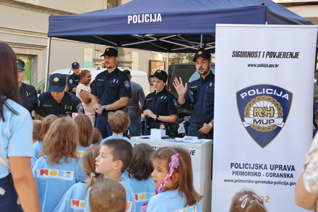 Policija-pokazna-vjezba-Korzo-2 Policija-pokazna-vjezba-Korzo-2
