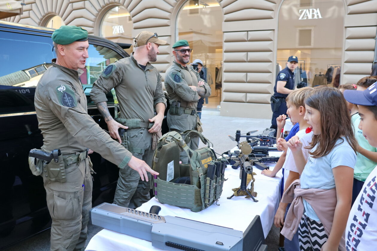 Policija-pokazna-vjezba-Korzo-3 Policija-pokazna-vjezba-Korzo-3