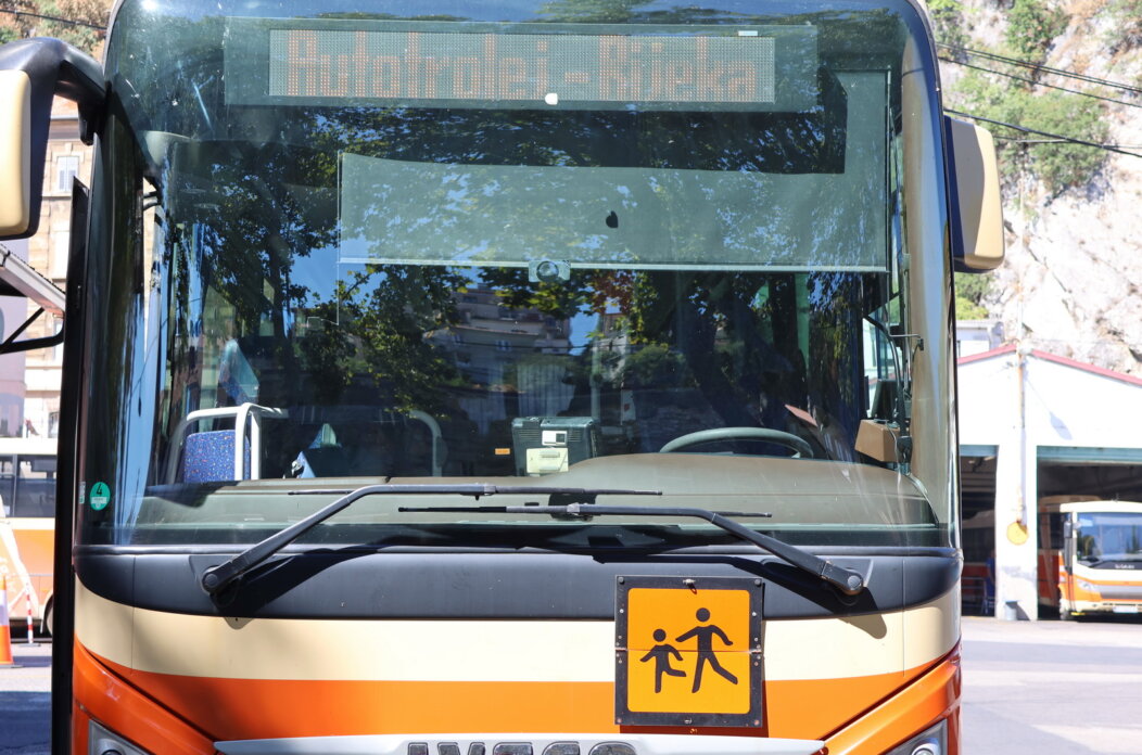 autobus autotrolej (3) autobus autotrolej (3)