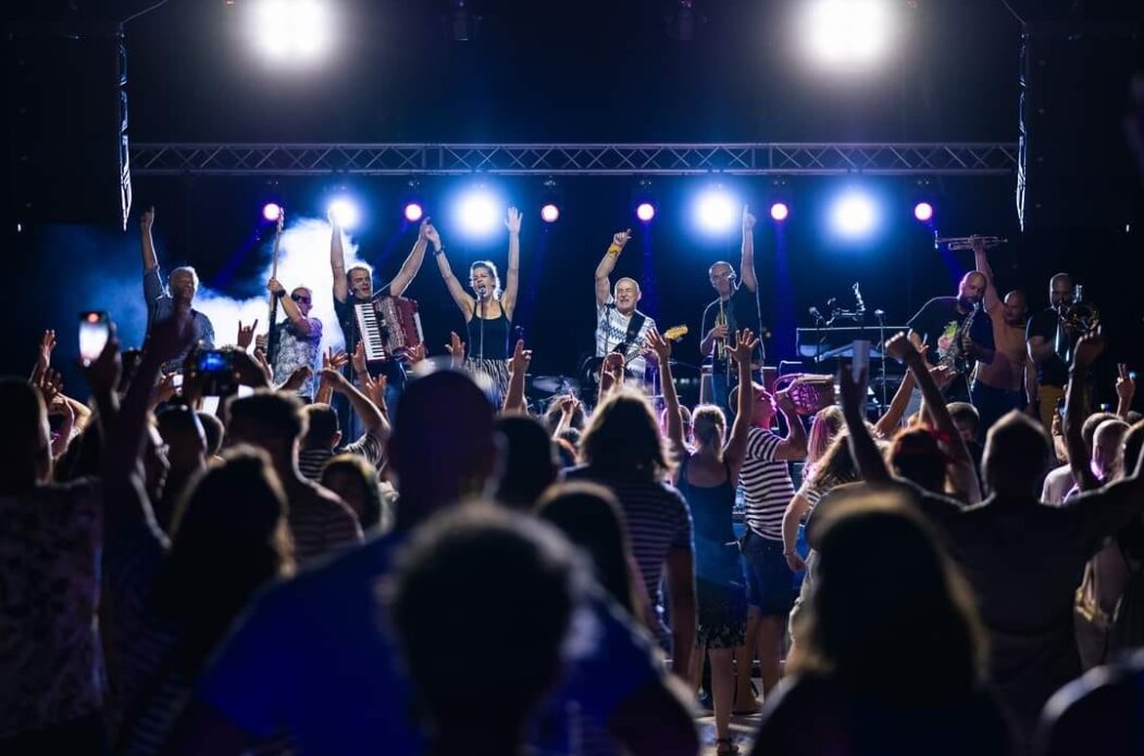 Gustafi stage photo