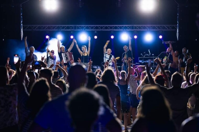 Gustafi stage photo