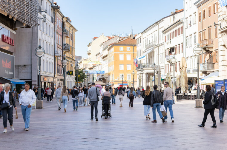 Ilustrativna Rijeka Korzo-7245 Ilustrativna Rijeka Korzo-7245