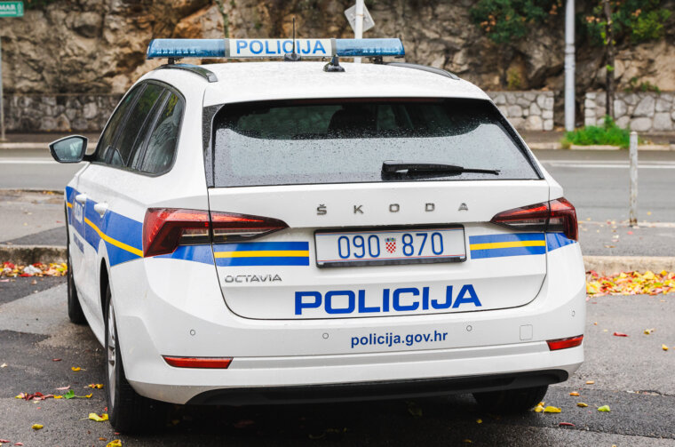 Ilustrativna policija promet-6183