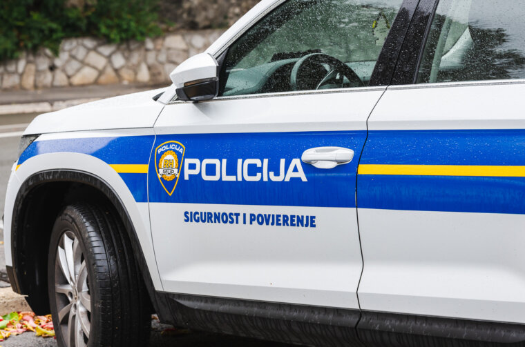 Ilustrativna policija promet-6185