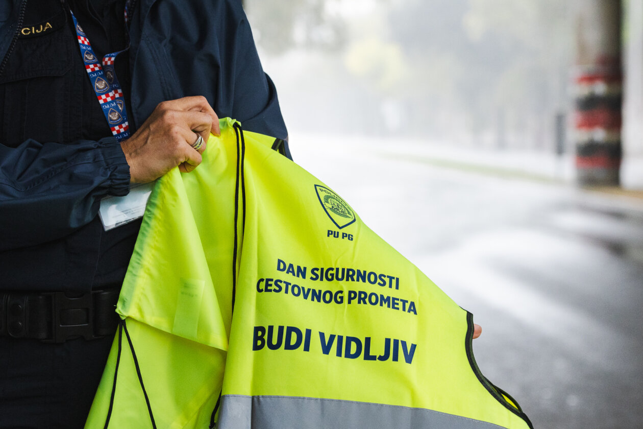 Ilustrativna policija promet-6228