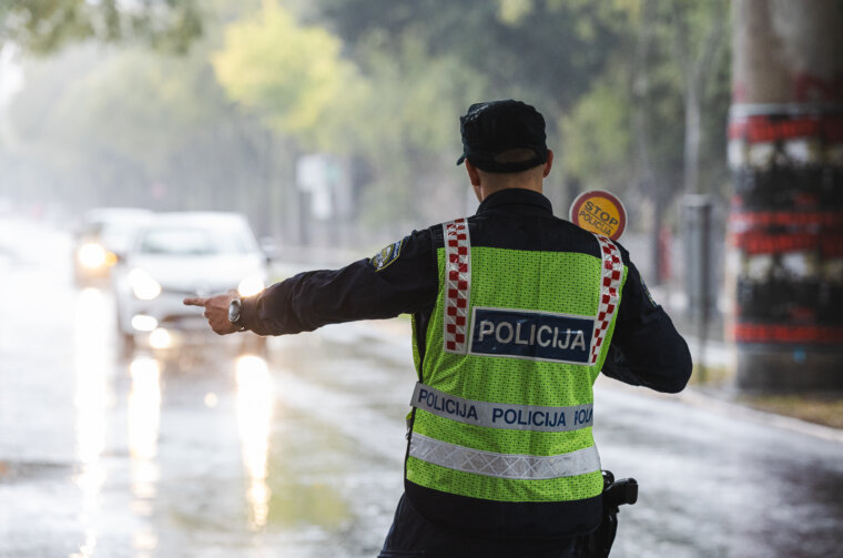 Ilustrativna policija promet-6292