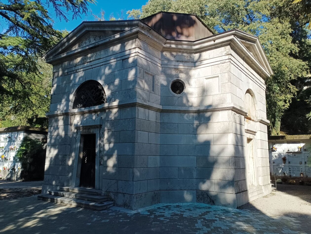 Mauzolej-Vranyczany-groblje-Kozala