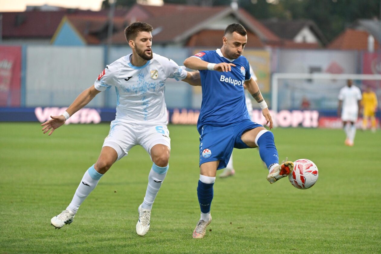 Slaven Belupo i Rijeka sastali se u 9. kolu SuperSport HNL-a Slaven Belupo i Rijeka sastali se u 9. kolu SuperSport HNL-a