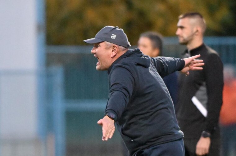 Slaven Belupo i Rijeka sastali se u 9. kolu SuperSport HNL-a Slaven Belupo i Rijeka sastali se u 9. kolu SuperSport HNL-a