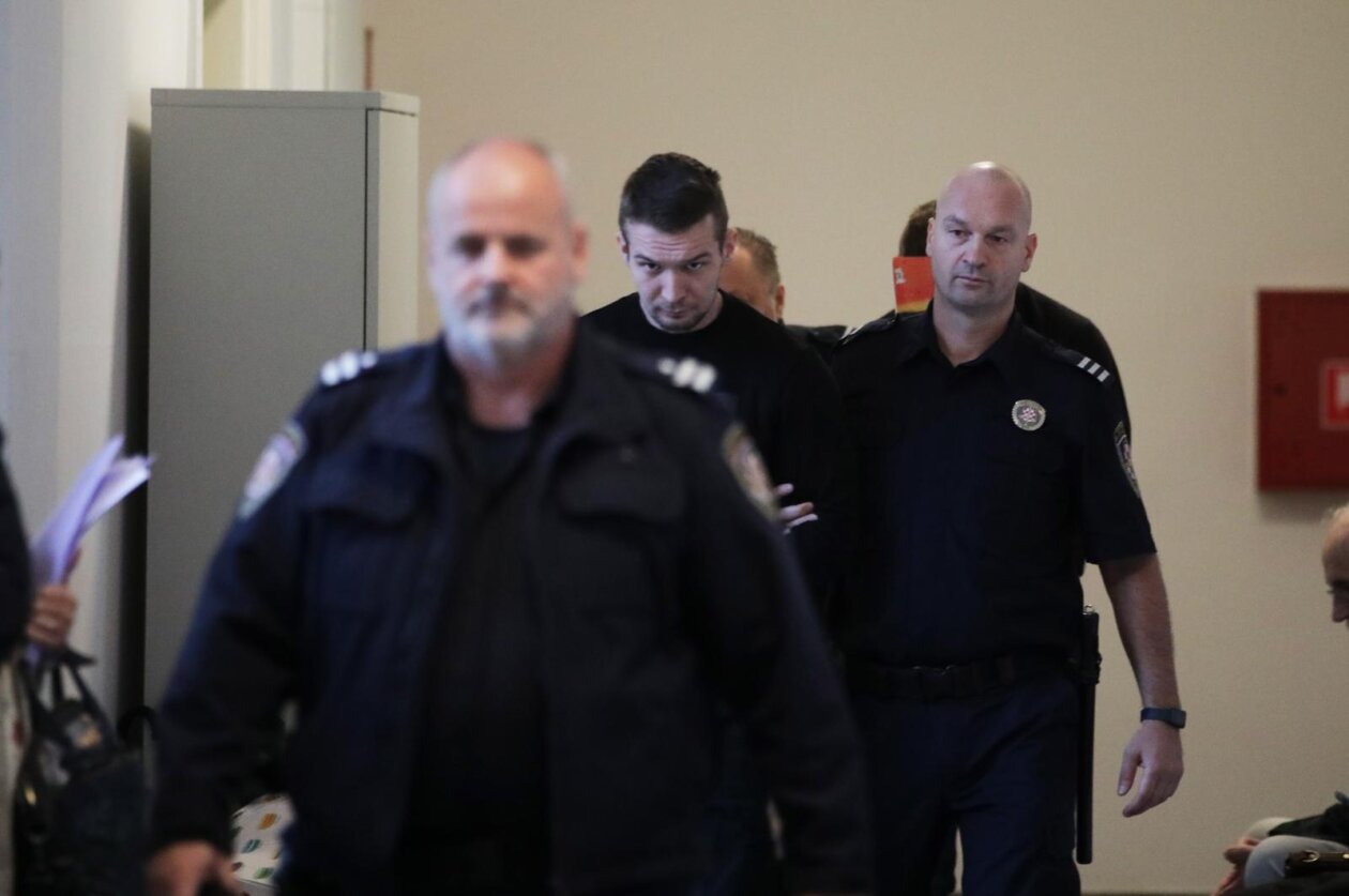 Rijeka: Pravosudni policajci dovode braću Vinković na Županijski sud