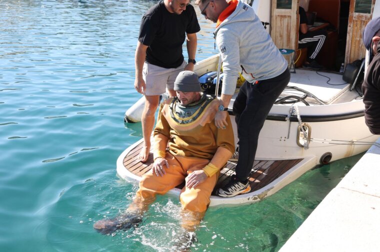 Krapanj: Kristijan Curavi? pokuao postaviti Guinnessov svjetski rekord u aktivnom podvodnom ?i?enju plastike Krapanj: Kristijan Curavi? pokuao postaviti Guinnessov svjetski rekord u aktivnom podvodnom ?i?enju plastike
