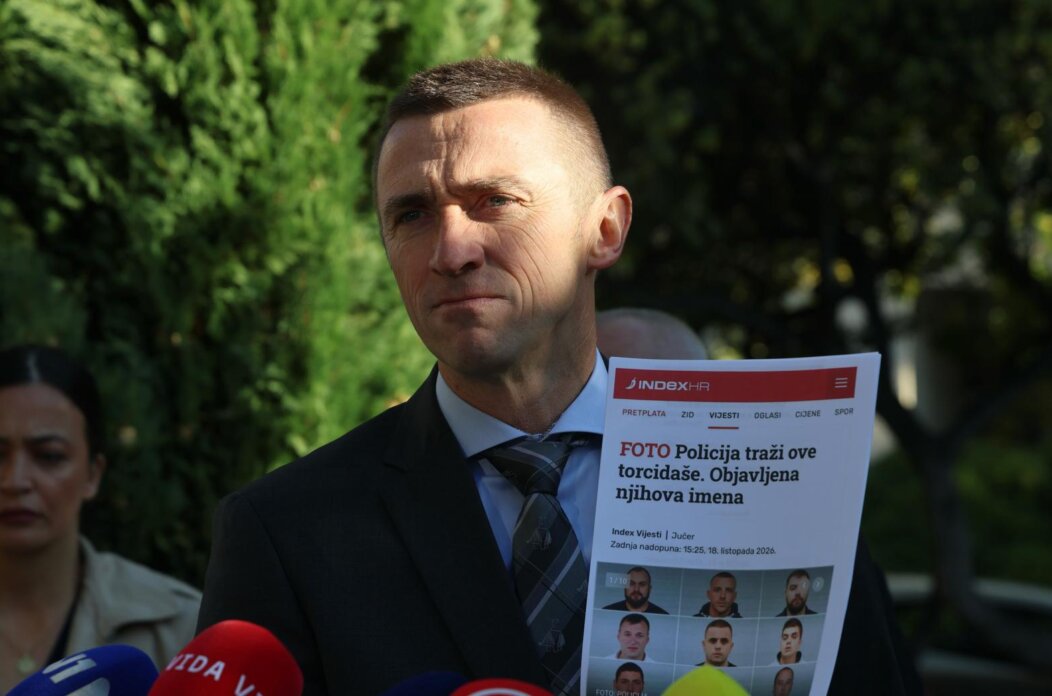 Split: Konferencija za medije Domovinskog pokreta o “političko-medijskoj hajci na pripadnike Torcide” Split: Konferencija za medije Domovinskog pokreta o “političko-medijskoj hajci na pripadnike Torcide”