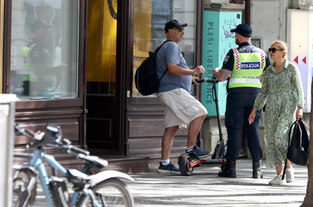 Zagreb: Policija kontrolira vozače romobila Zagreb: Policija kontrolira vozače romobila