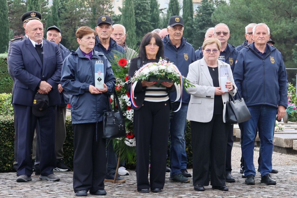 Polaganje-vijenaca-za-35.-obljetnicu-128.-brigade-10 Polaganje-vijenaca-za-35.-obljetnicu-128.-brigade-10