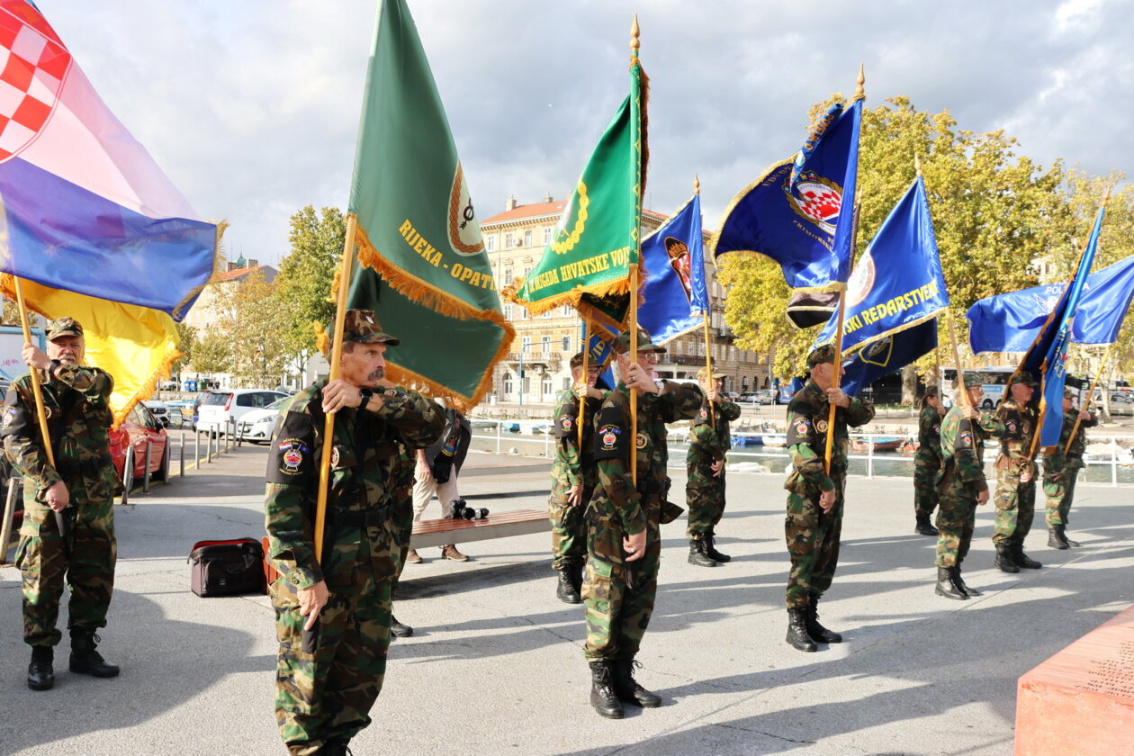 Polaganje-vijenaca-za-35.-obljetnicu-128.-brigade-103 Polaganje-vijenaca-za-35.-obljetnicu-128.-brigade-103