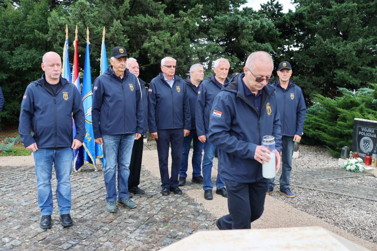 Polaganje-vijenaca-za-35.-obljetnicu-128.-brigade-18 Polaganje-vijenaca-za-35.-obljetnicu-128.-brigade-18
