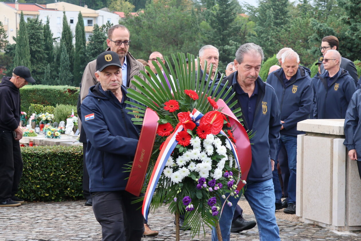 Polaganje-vijenaca-za-35.-obljetnicu-128.-brigade-36 Polaganje-vijenaca-za-35.-obljetnicu-128.-brigade-36