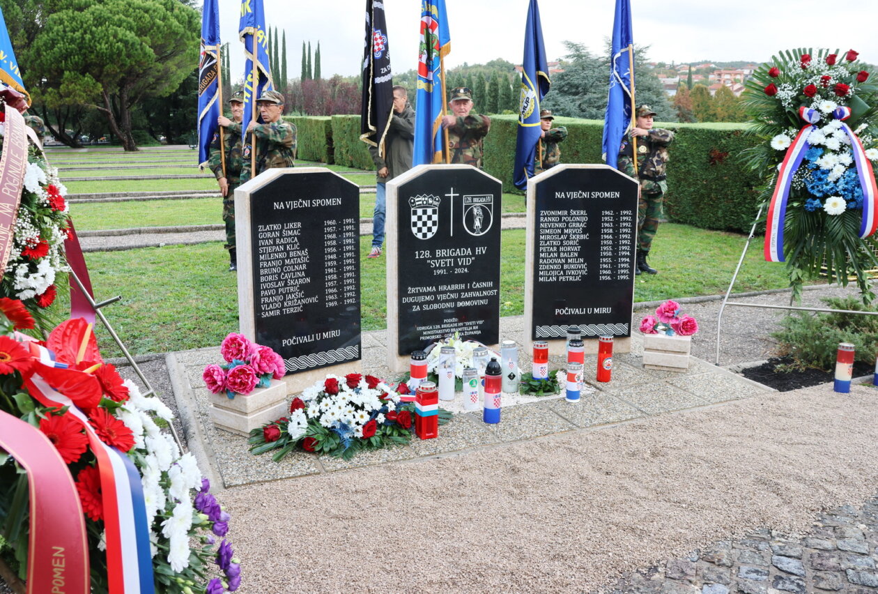 Polaganje-vijenaca-za-35.-obljetnicu-128.-brigade-69 Polaganje-vijenaca-za-35.-obljetnicu-128.-brigade-69