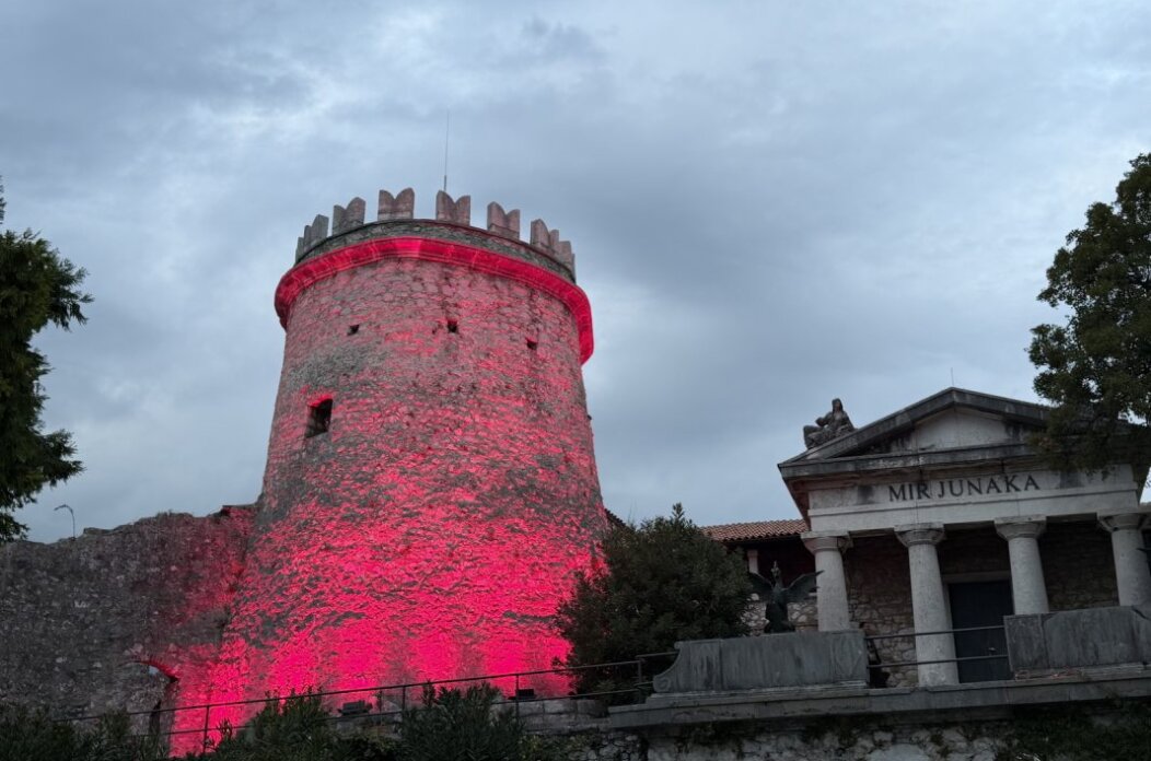 Ruzicasti-listopad-Trsatska-kula-12-1067×800 (1)