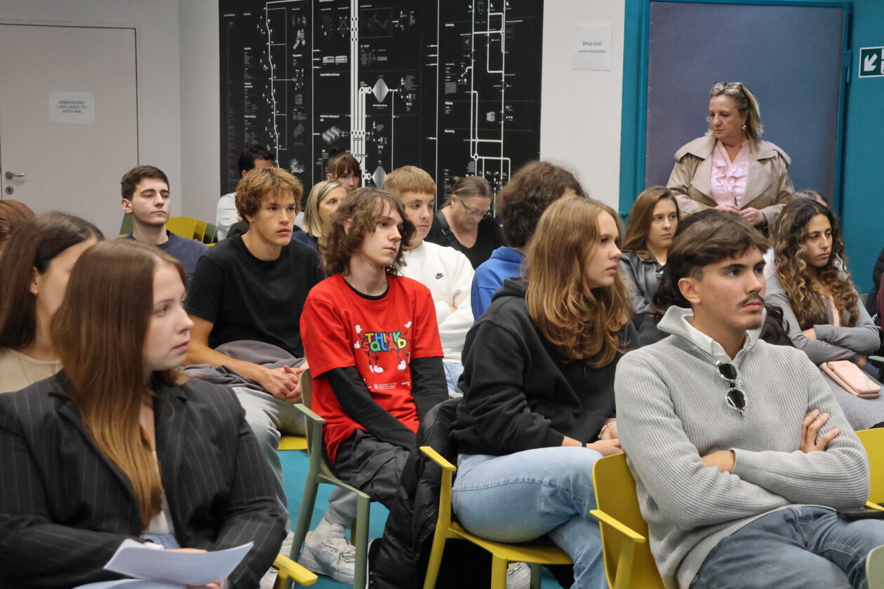 Srednjoskolci-o-participativnom-budzetiranju-u-Ri-Hubu-6 Srednjoskolci-o-participativnom-budzetiranju-u-Ri-Hubu-6